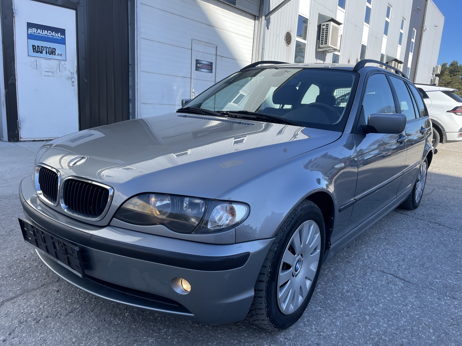BMW 320 2003, photo 2/10
