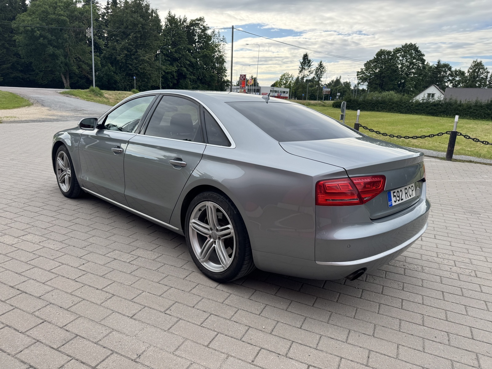 Audi A8 2010, kuva 2/30