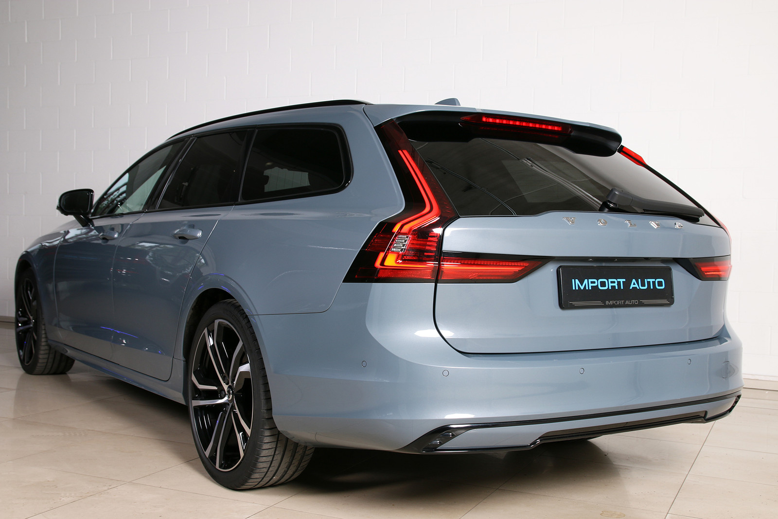 Volvo V90 2023, kuva 4/12