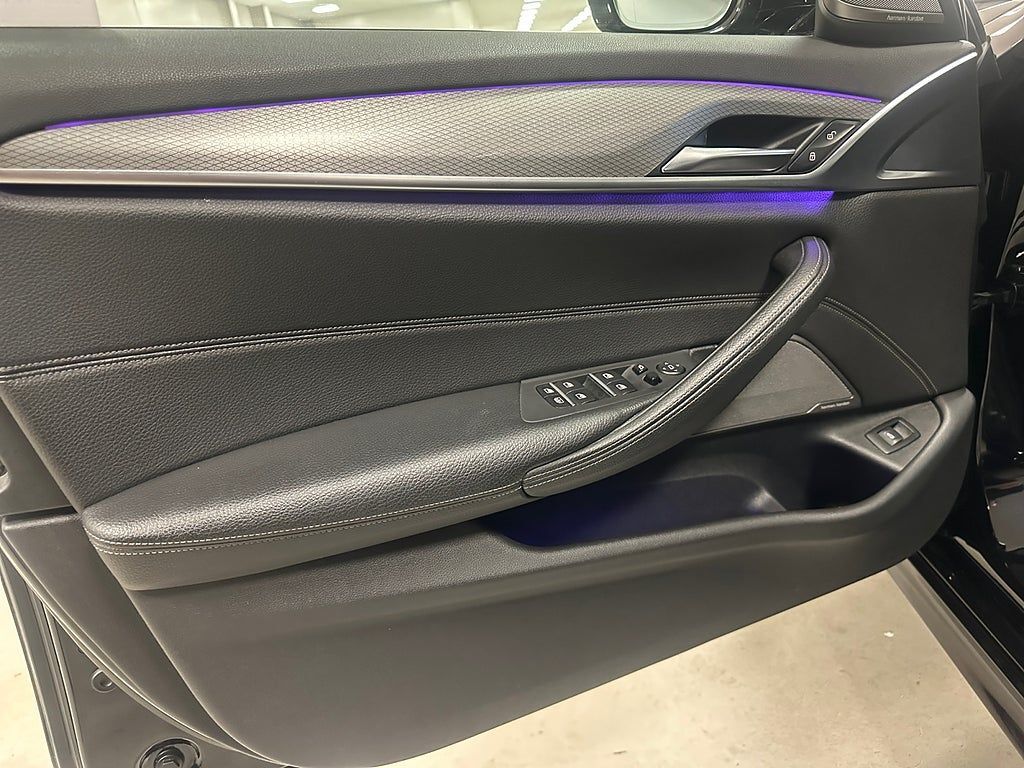 BMW 530 2018, photo 7/15