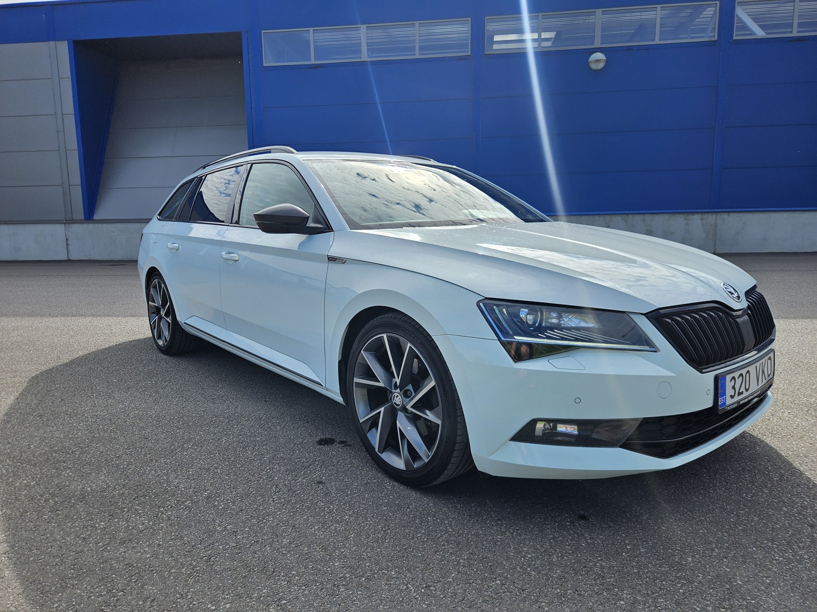 Škoda Superb 2017, photo 6/12