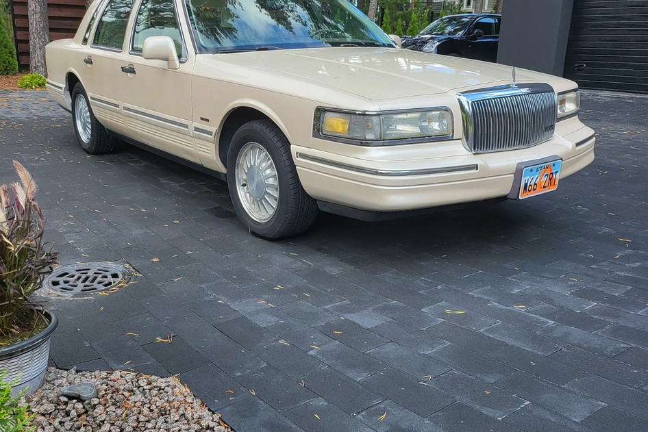 Lincoln Town Car, 1997, petrol, automatic, rear-wheel drive