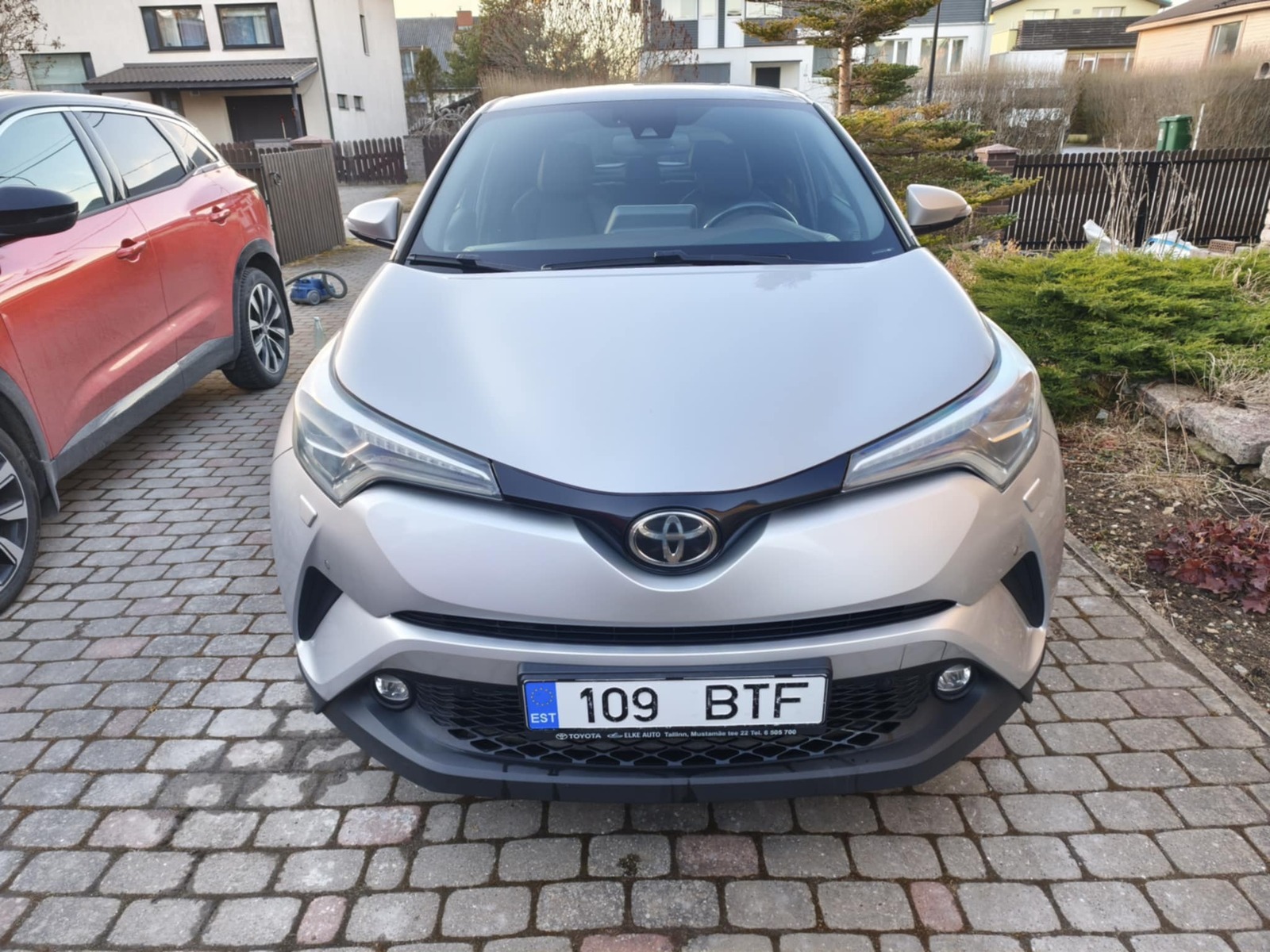 Toyota C-HR 2017, photo 3/15