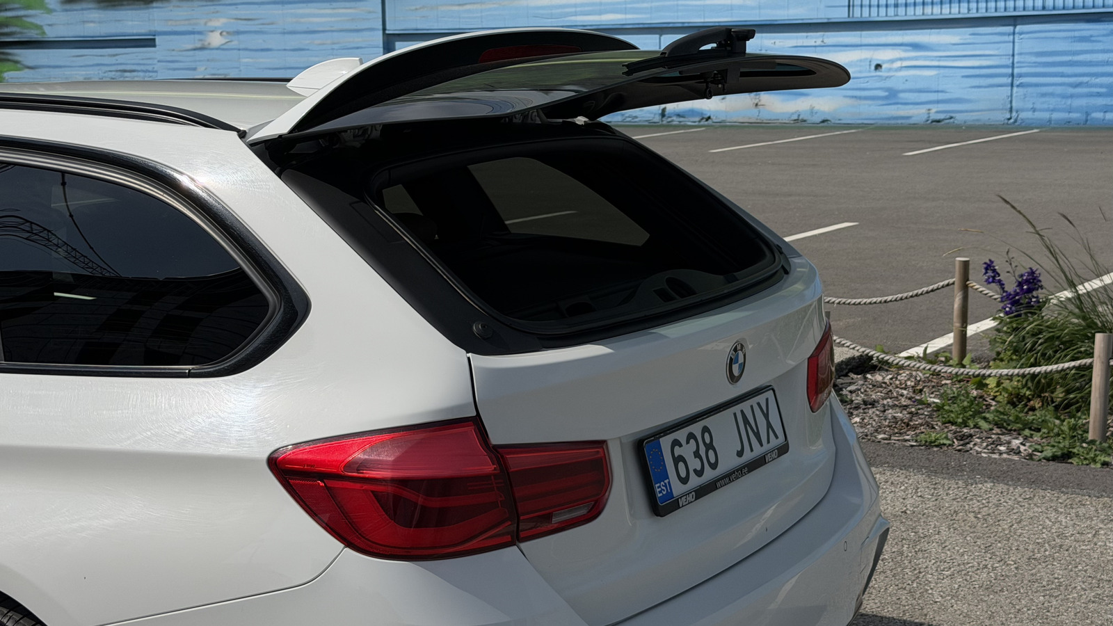 BMW 320 2018, photo 6/18
