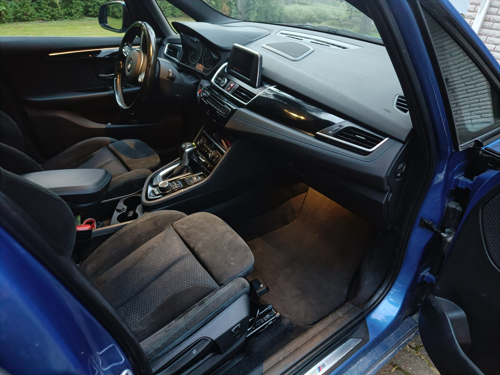 BMW 218 Active Tourer 2015, photo 5/11