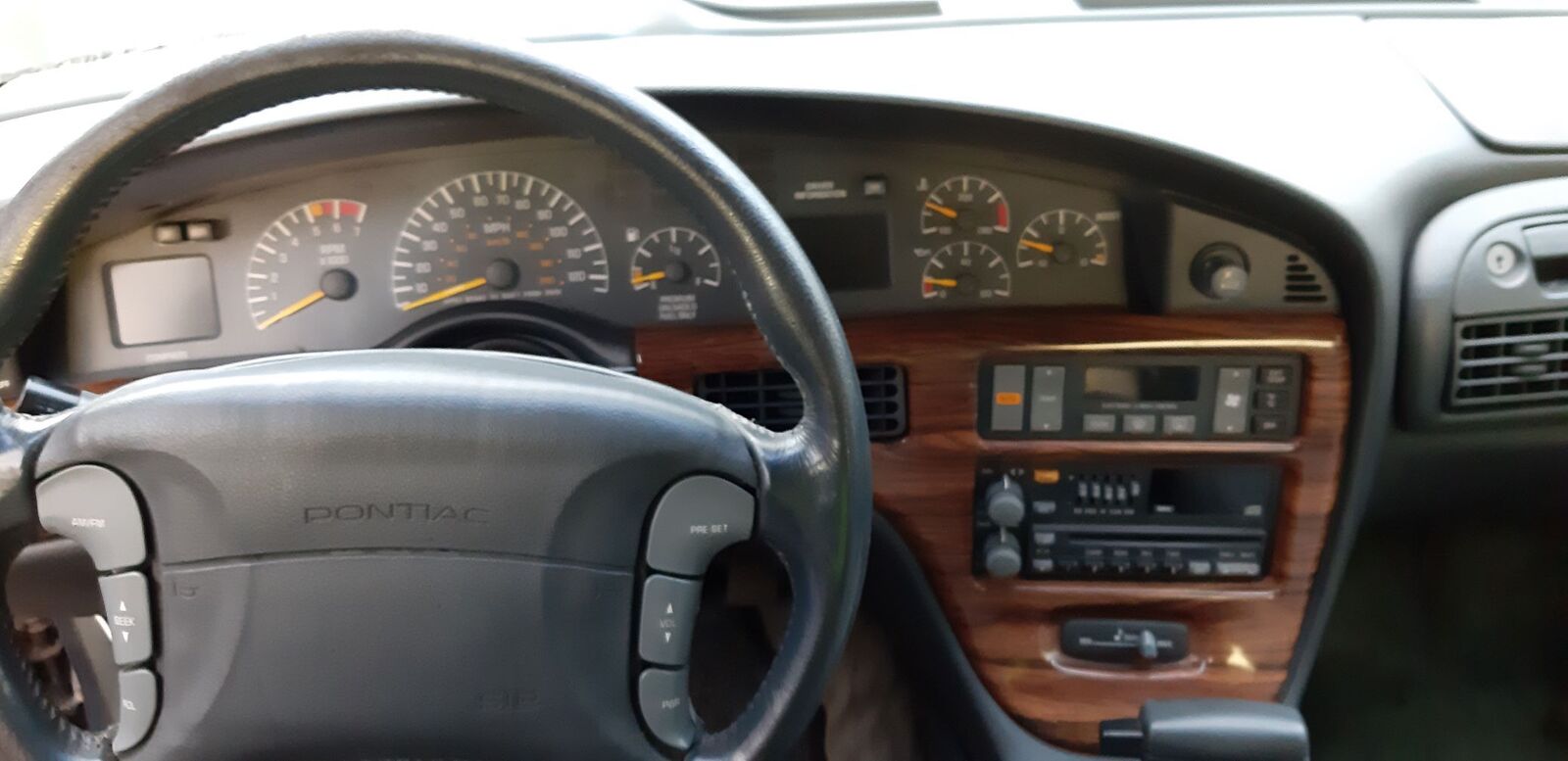 Pontiac Bonneville 1992, kuva 6/10