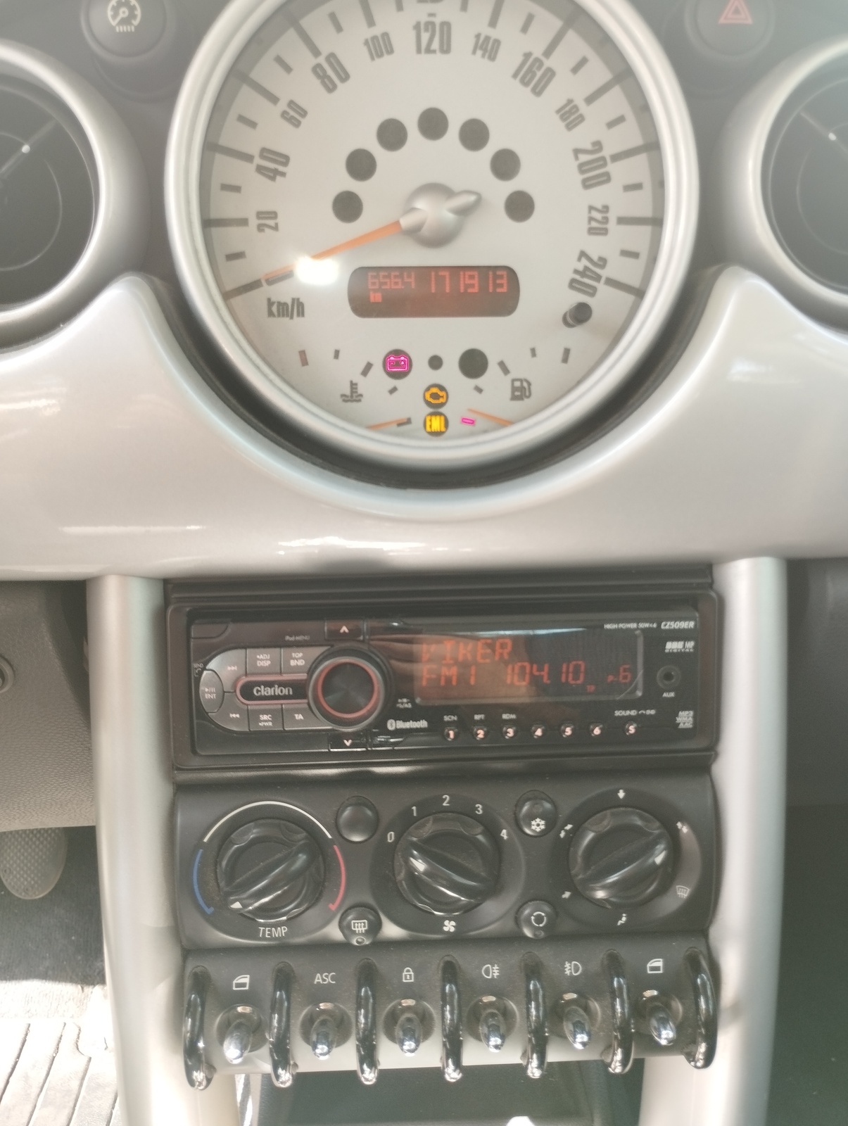 MINI Cooper 2003, kuva 4/6