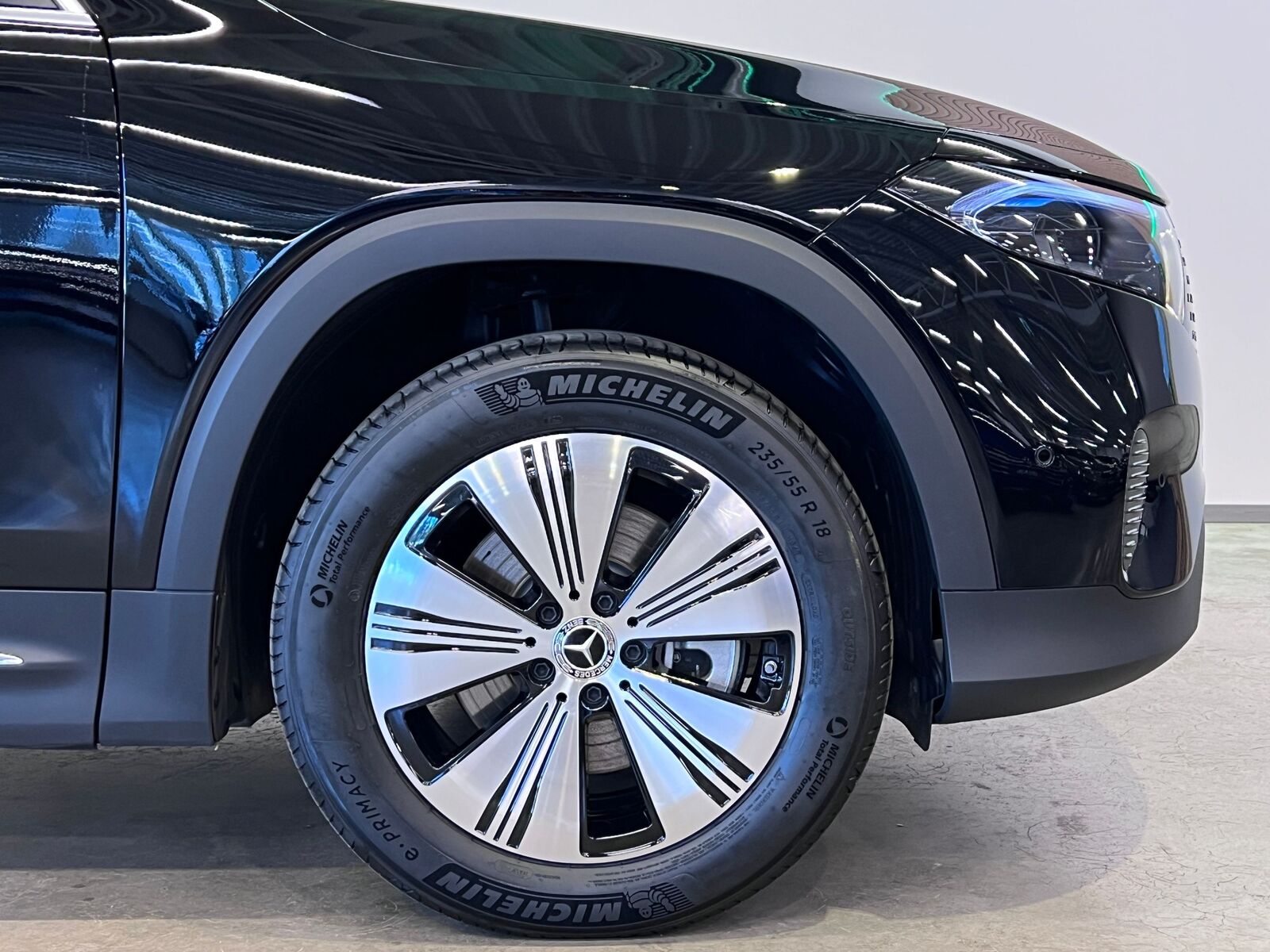 Mercedes-Benz EQB 2025, photo 5/20