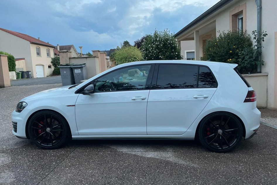 Volkswagen Golf, 230 kW, бензин, механическая, передний привод