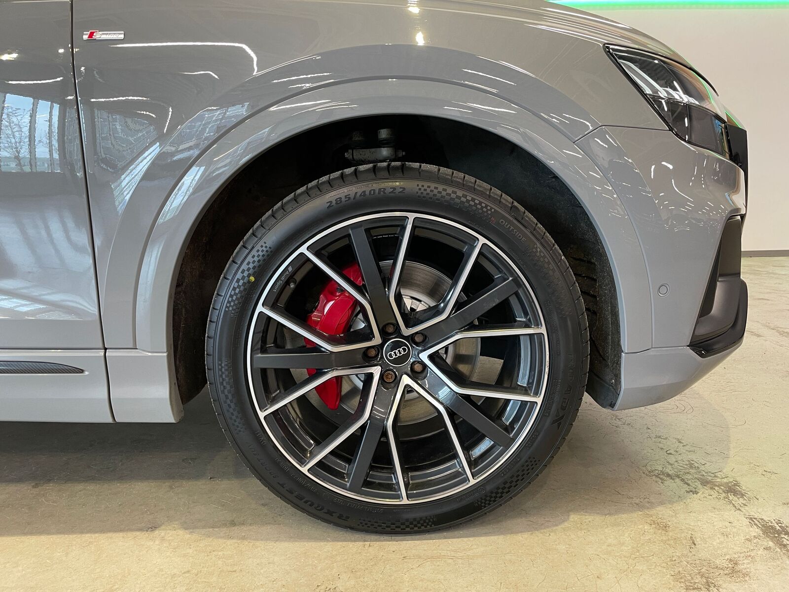 Audi Q8 2022, photo 5/10