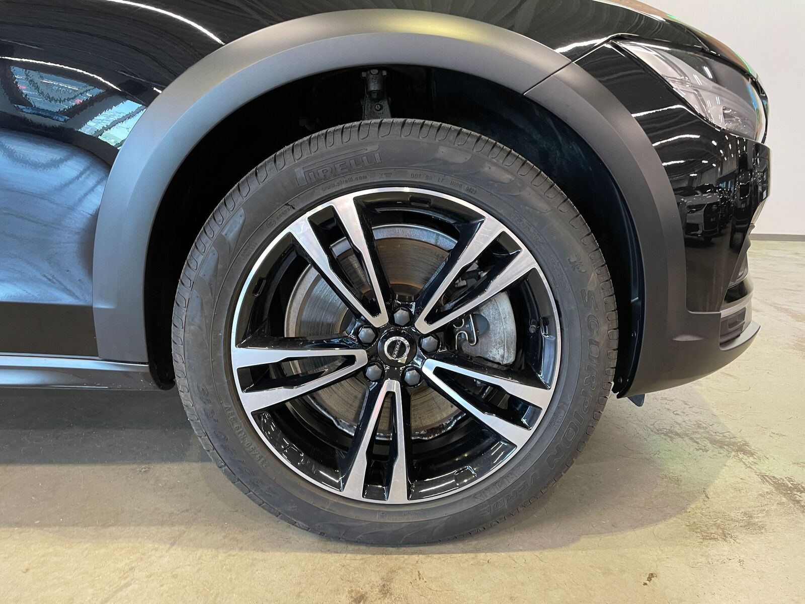 Volvo V90 Cross Country 2022, photo 5/21