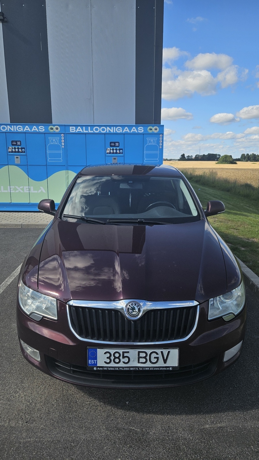 Škoda Superb 2012, photo 3/10