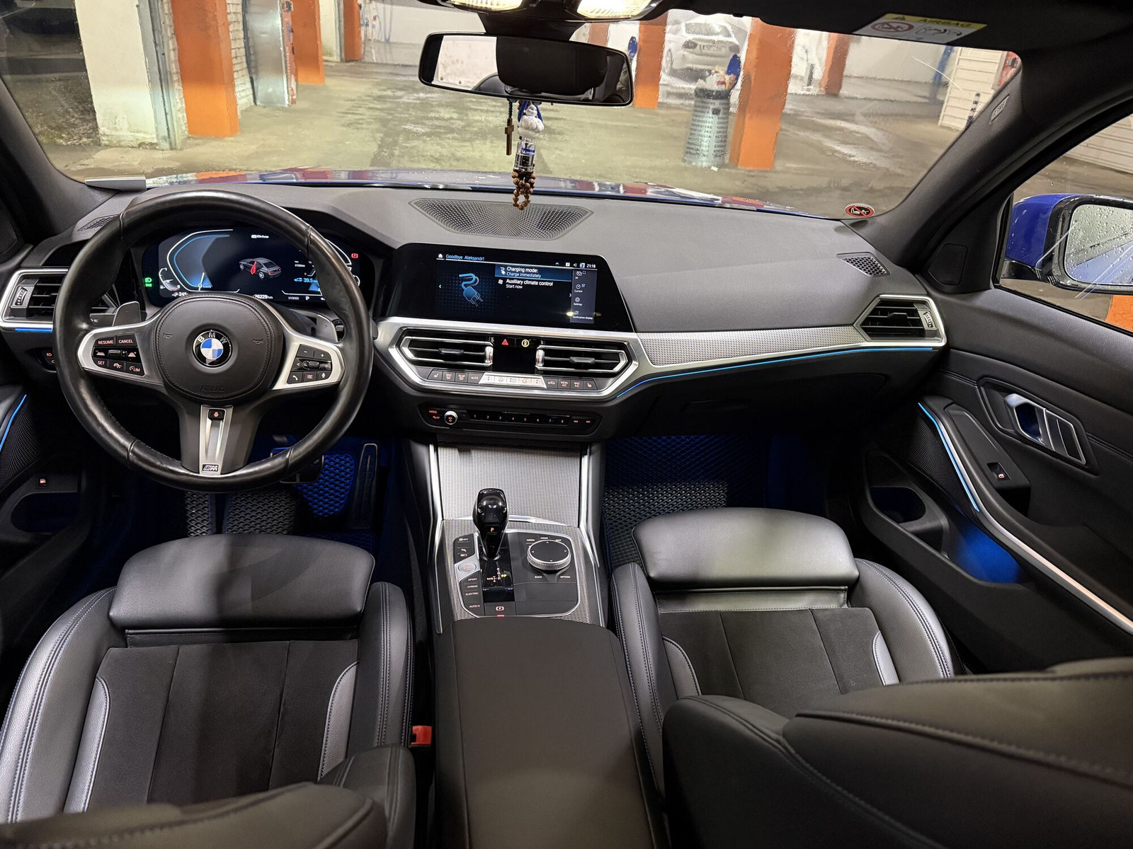 BMW 330 2022, photo 7/11