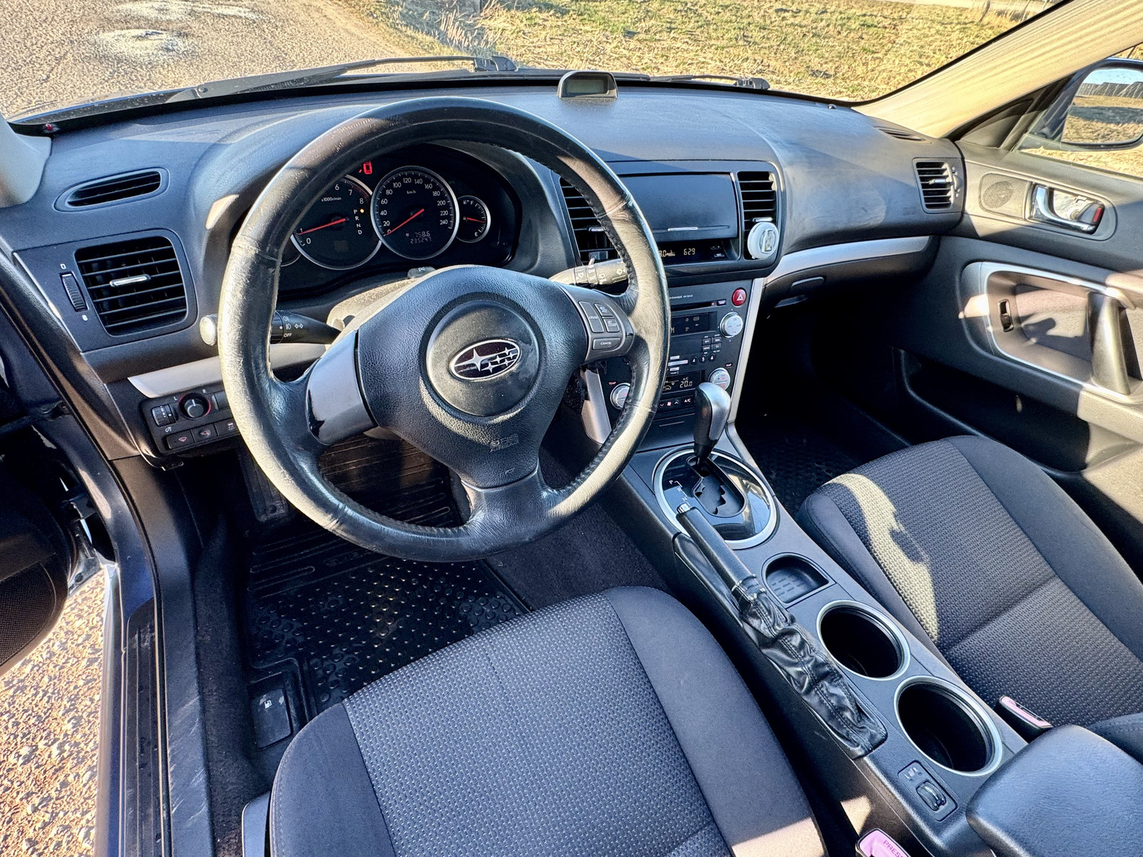 Subaru Legacy 2006, photo 5/14