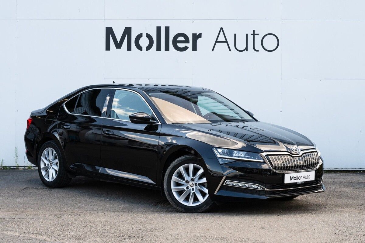 Škoda Superb 2021, photo 2/10