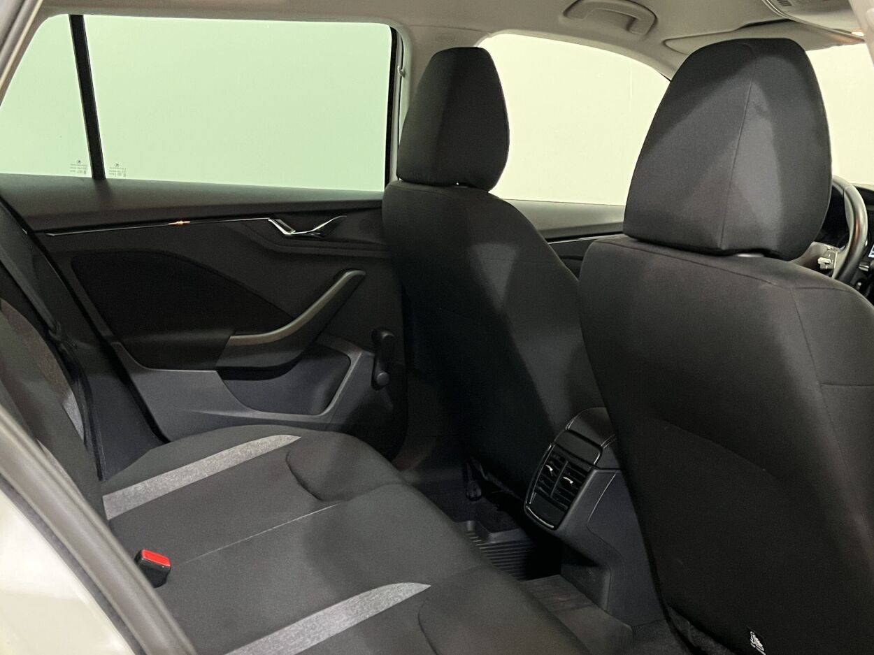 Škoda Kamiq 2023, photo 4/24