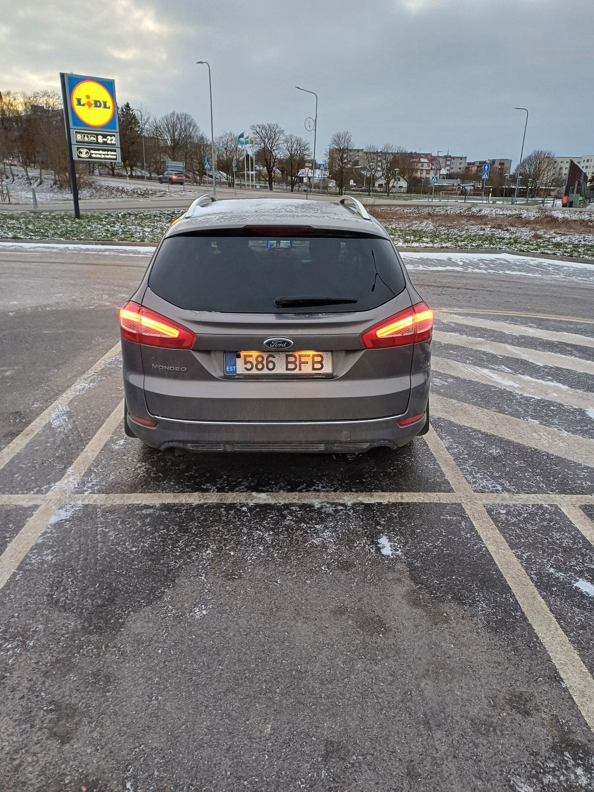 Ford Mondeo 2011, photo 4/15