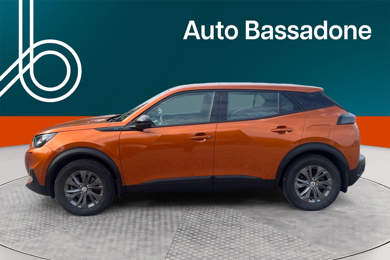 Peugeot 2008 2023, photo 2/17