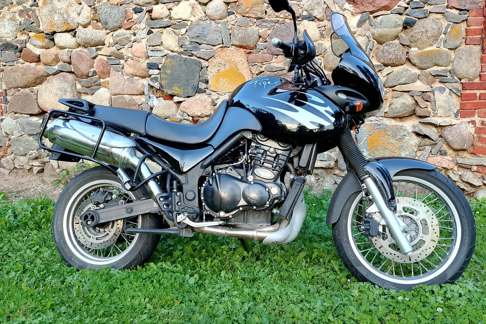Triumph TIGER 885I, 1999, 0.9, 61 kW, petrol, manual, rear-wheel drive