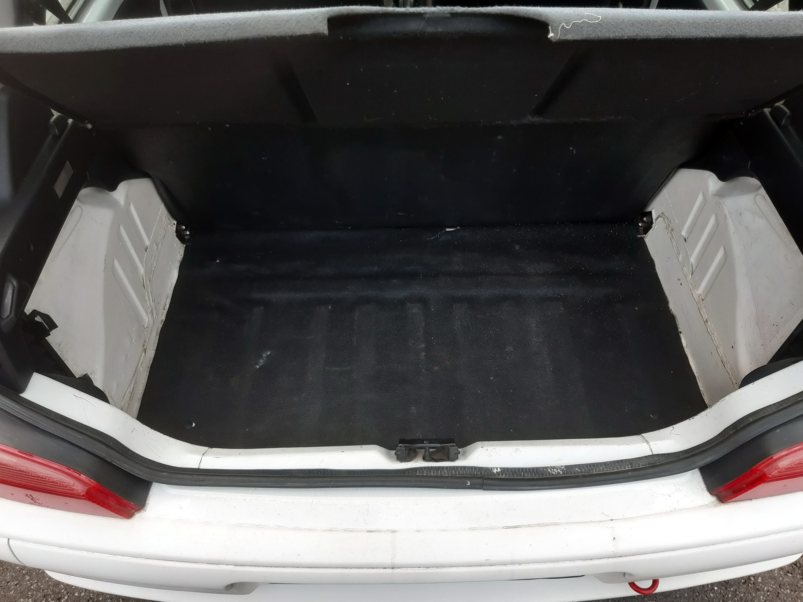 Peugeot 106 1996, photo 7/10