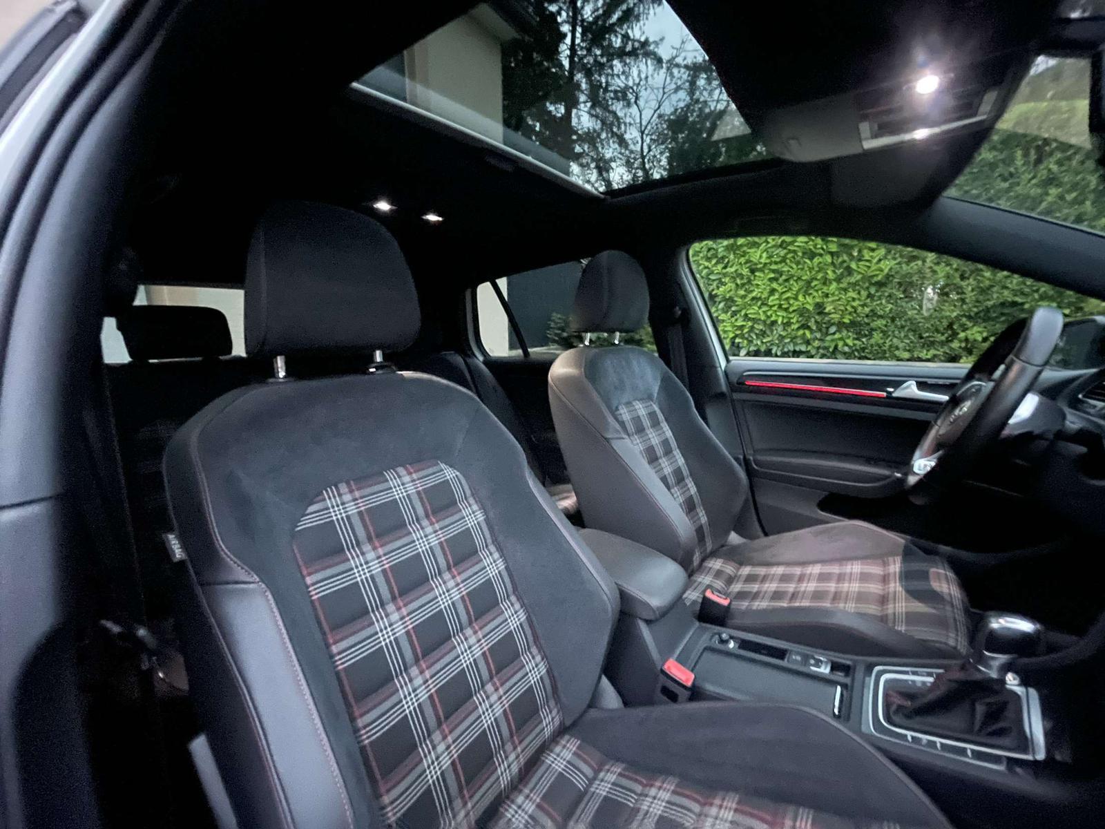 Volkswagen Golf, photo 3/4