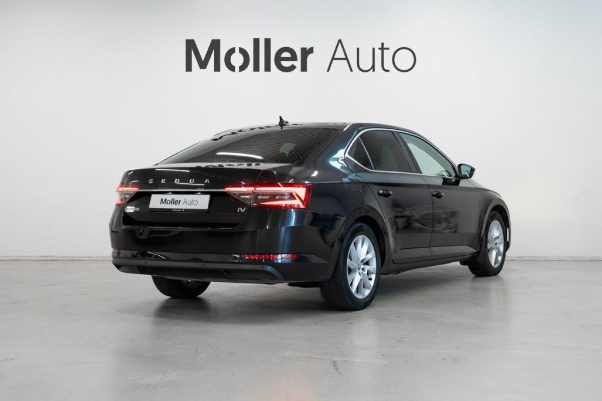 Škoda Superb 2021, photo 3/27