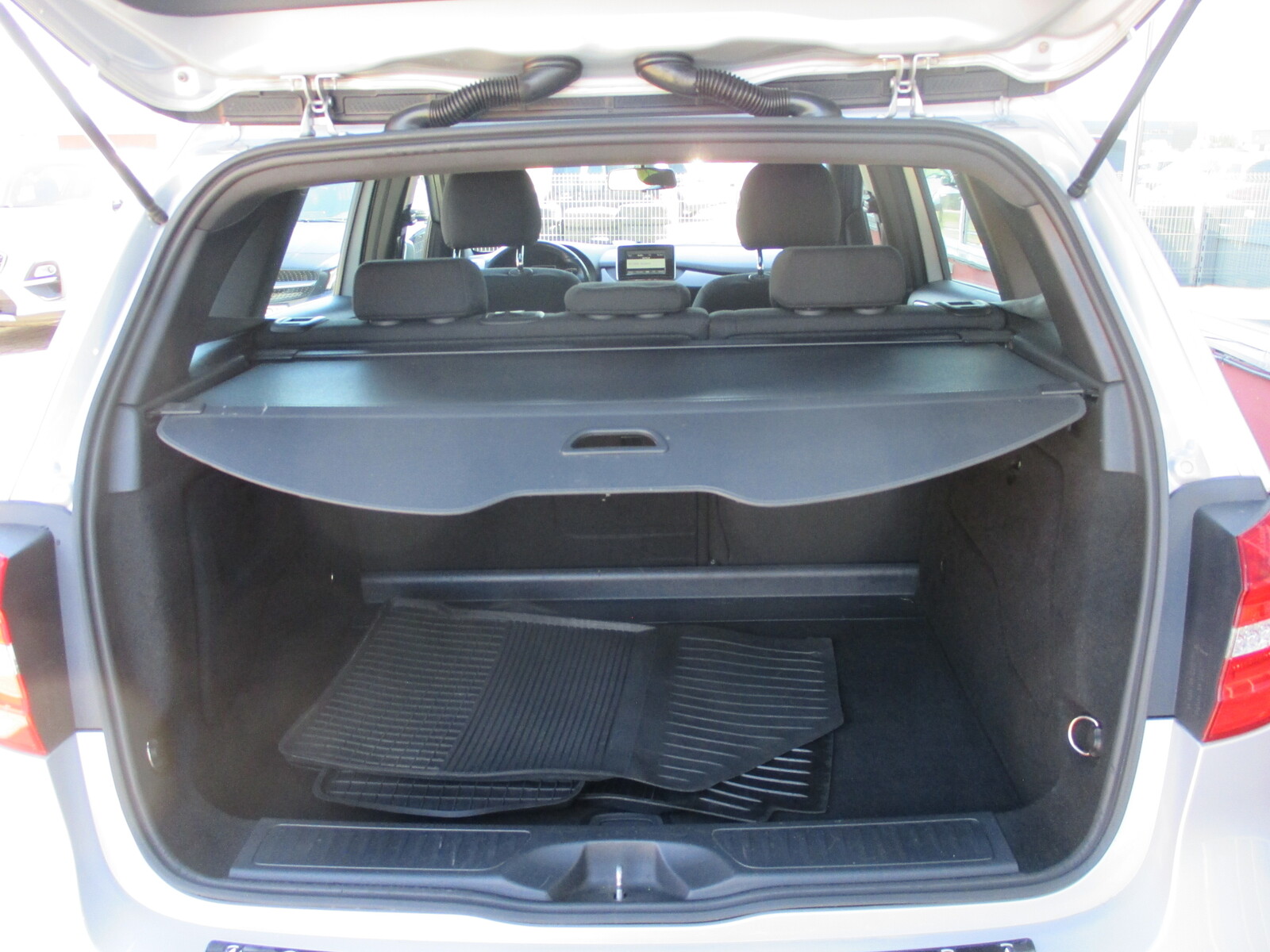 Mercedes-Benz B 180 2014, kuva 6/13