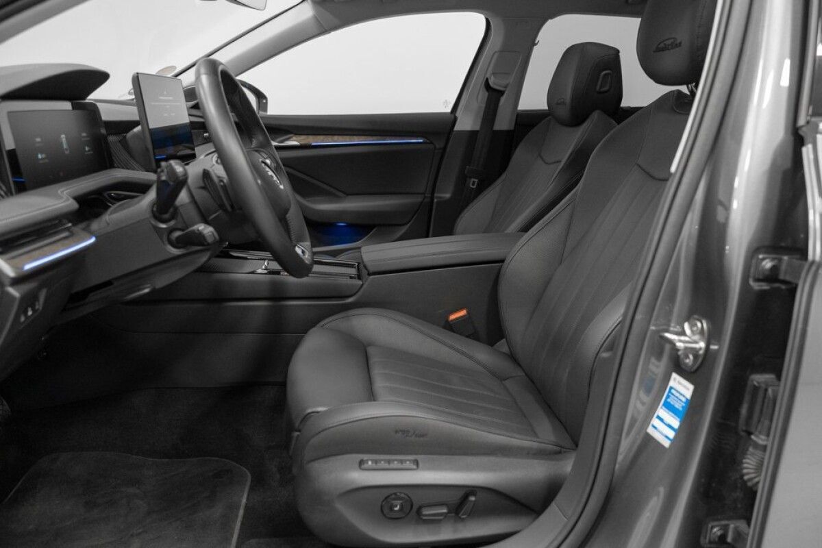 Škoda Superb 2024, photo 5/10