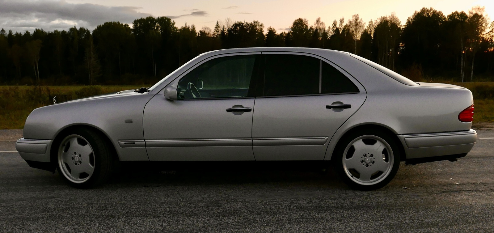 Mercedes-Benz E 320 1996, kuva 6/10