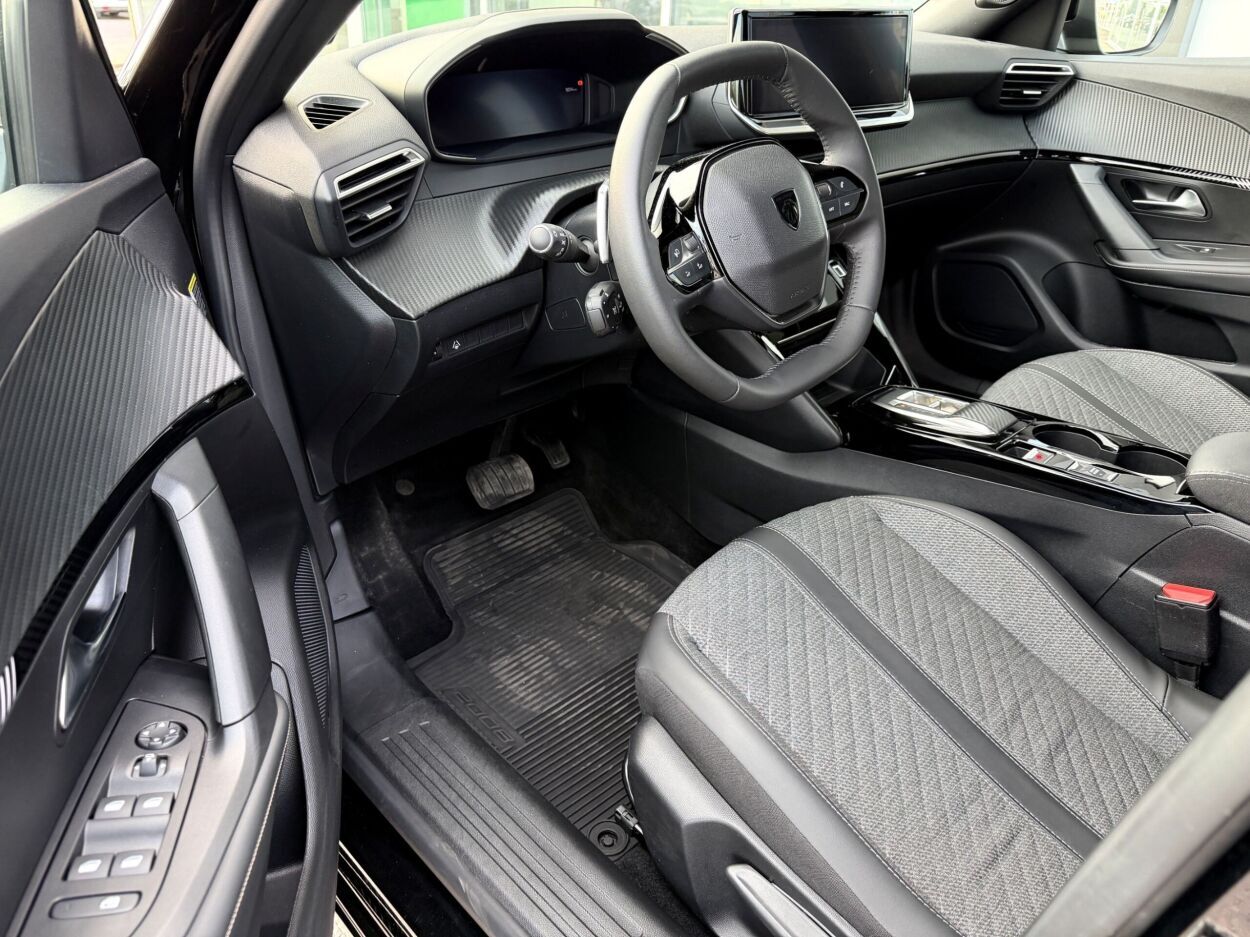 Peugeot 2008 2024, photo 7/10