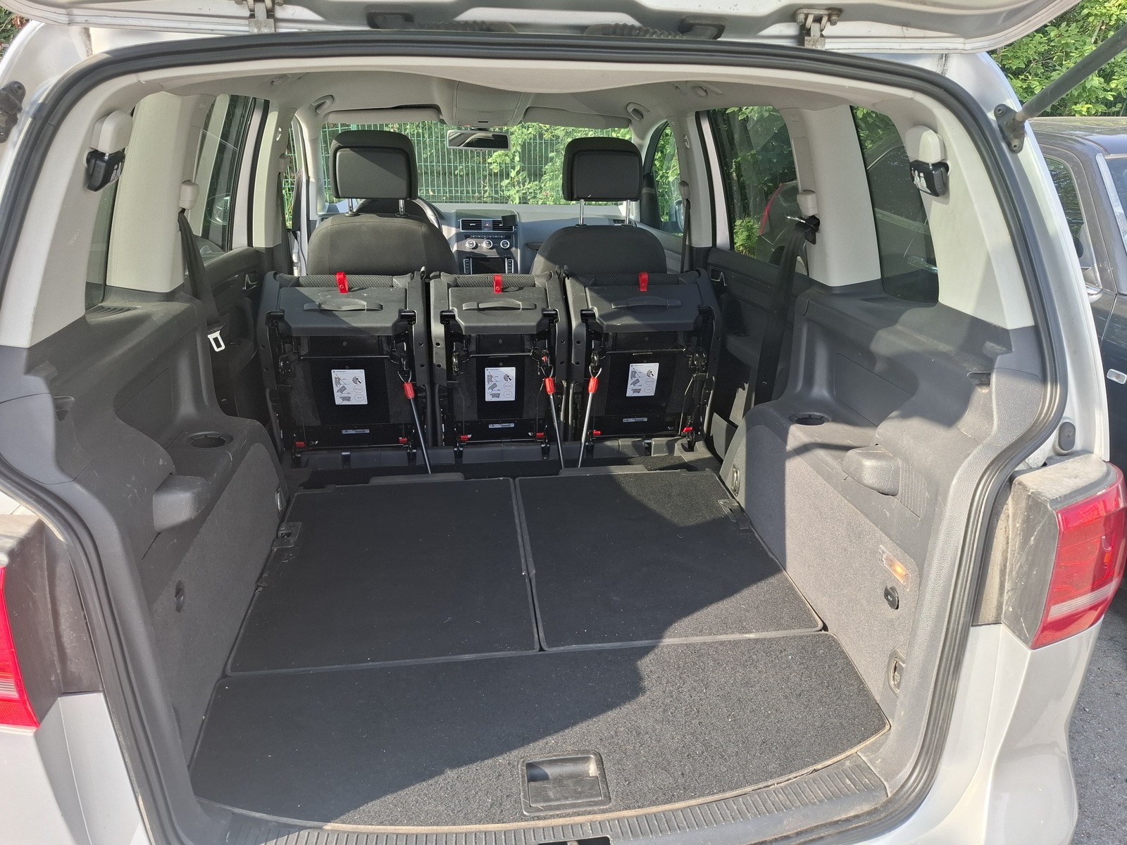 Volkswagen Touran 2014, photo 6/13