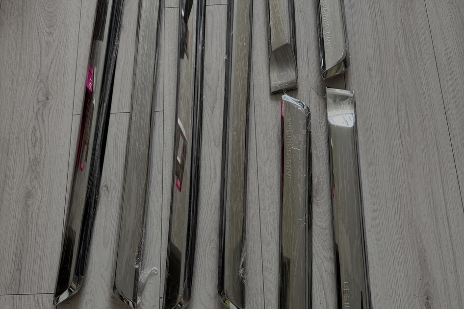 Дверные молдинги для Toyota Land Cruiser 200 (2008–2015)