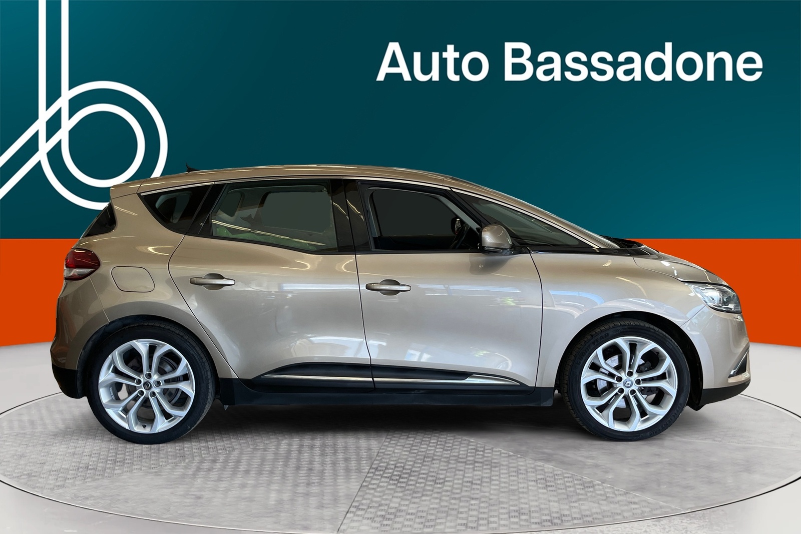 Renault Scenic 2019, photo 6/10