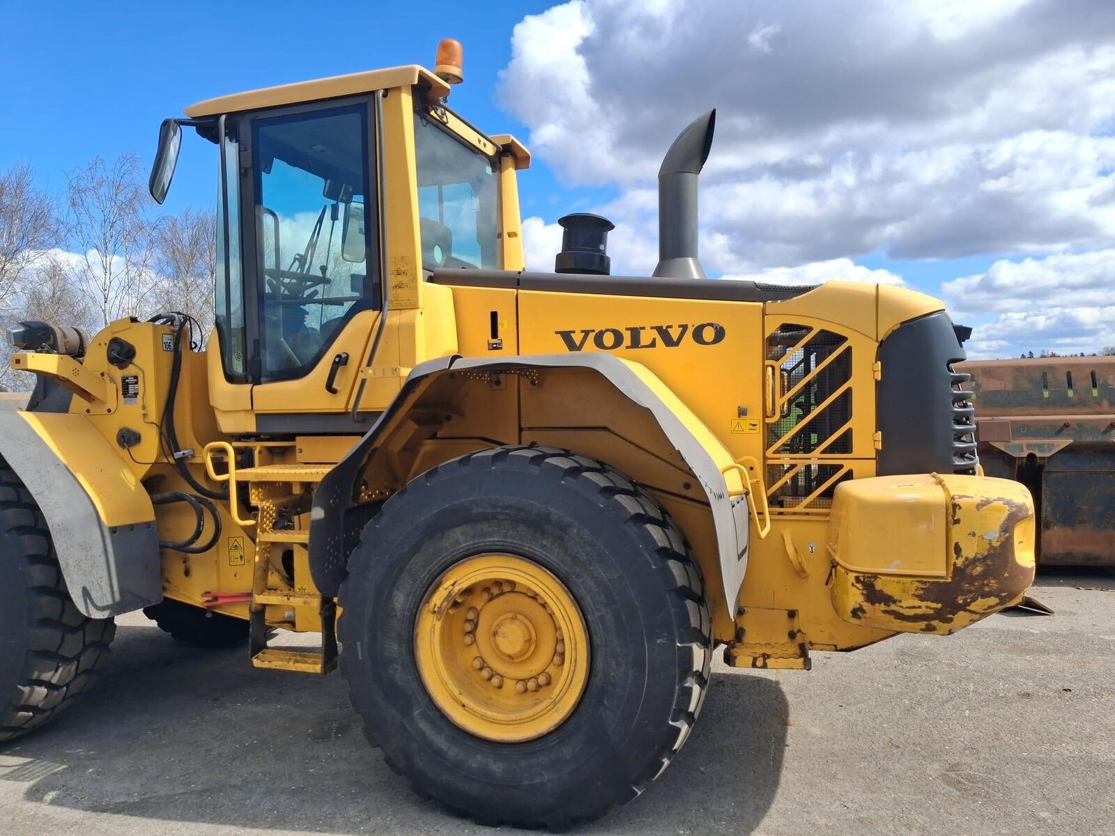 Volvo L120F, photo 7/23