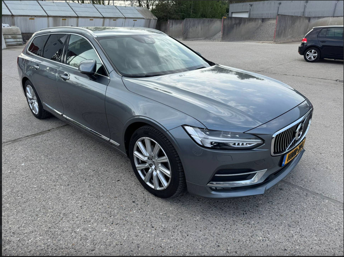 Volvo V90