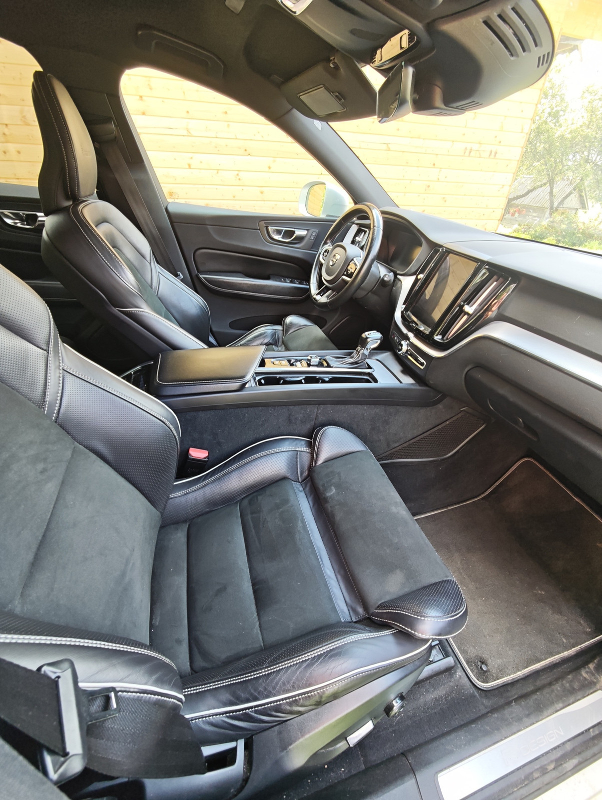 Volvo XC60 2018, photo 5/5