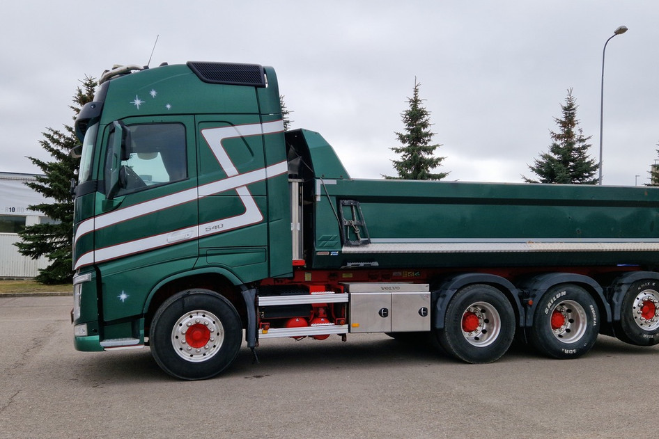 Volvo Muu mudel, dīzelis, automātiskā, aizmugurējā piedziņa