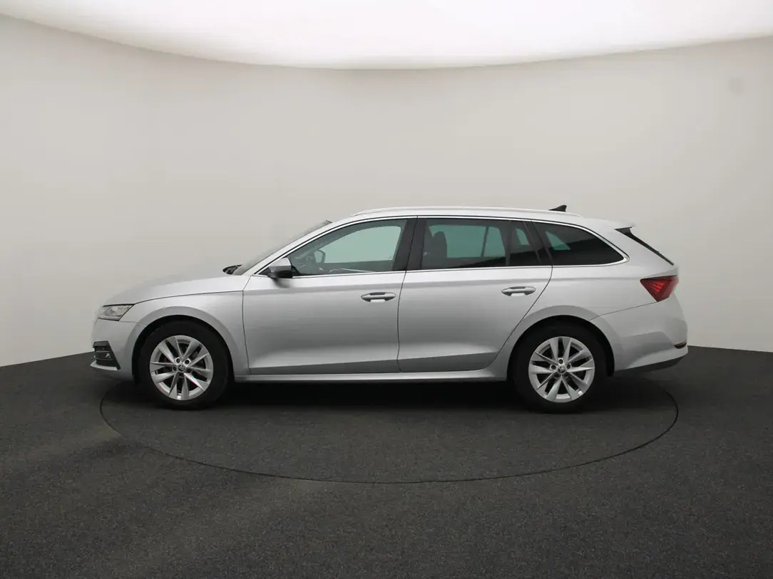 Škoda Octavia 2022, photo 6/10