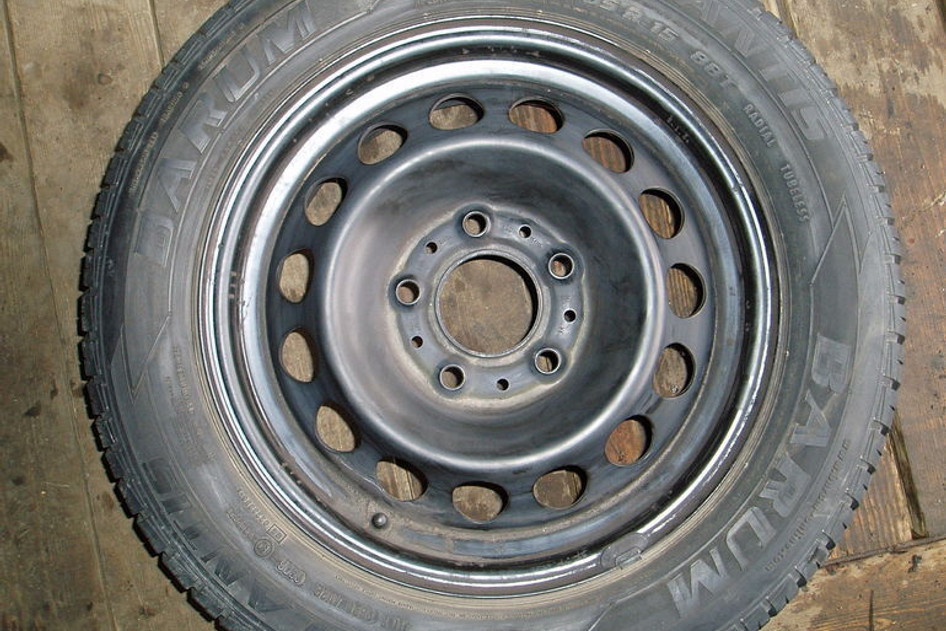 Used alloy wheel+summer tire 185/65R15,