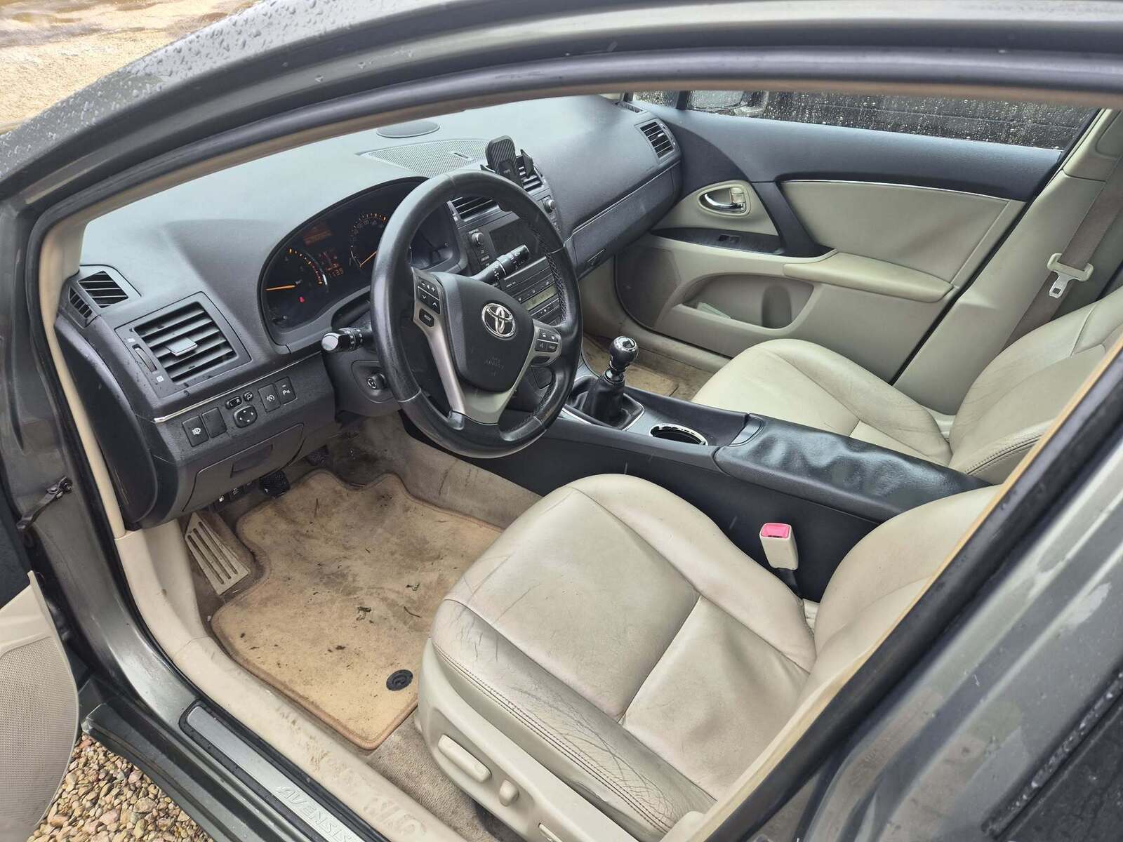 Toyota Avensis 2010, kuva 5/6