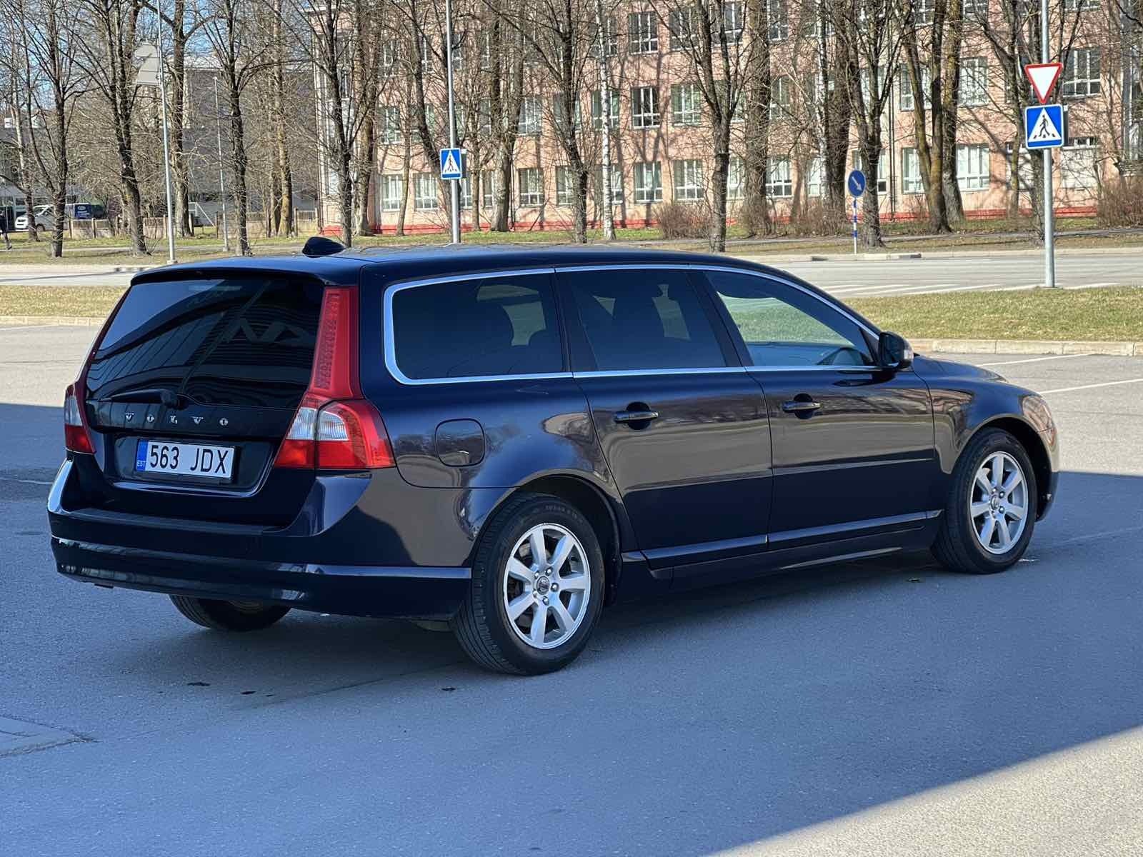 Volvo V70 2010, photo 6/10