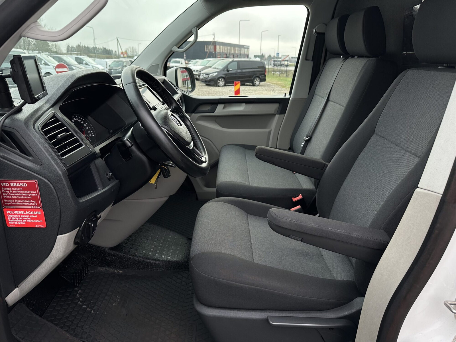 Volkswagen Transporter 2018, kuva 6/21