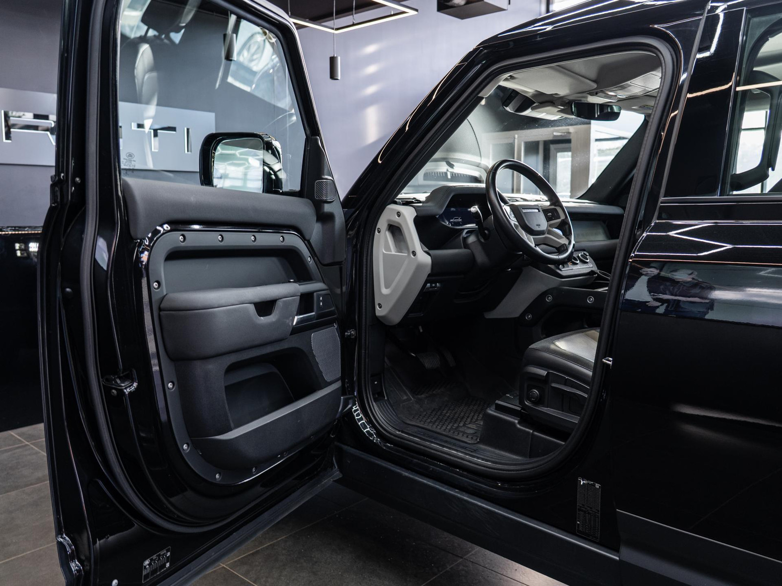 Land Rover Defender 2021, kuva 5/15