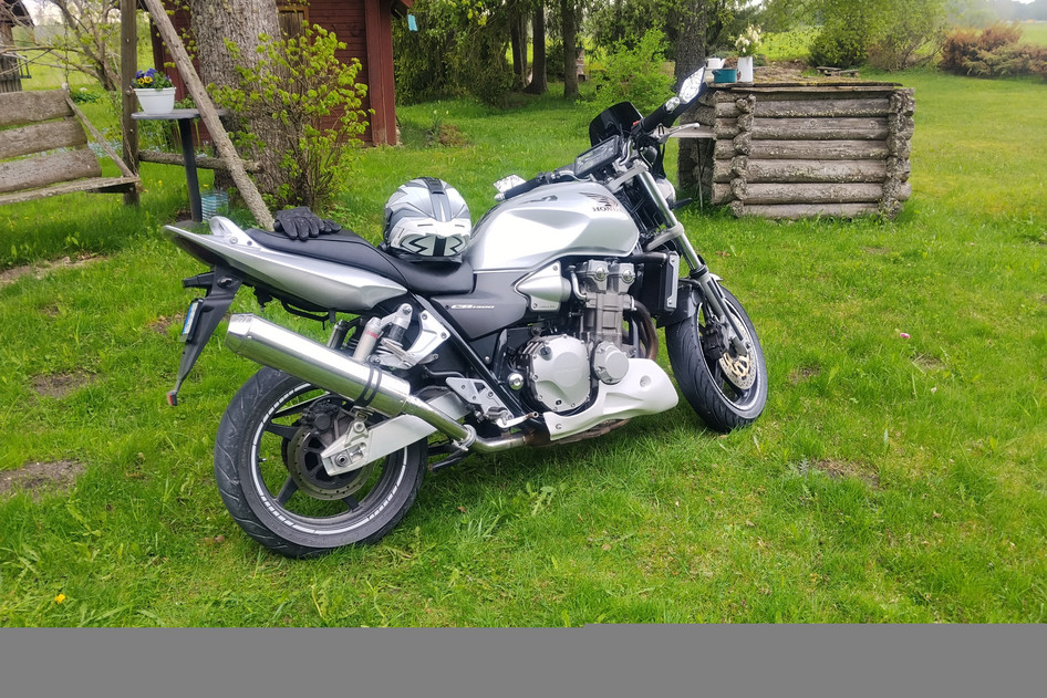 Honda CB, 2003, 1.3, 85 kW, бензин, механическая, задний привод