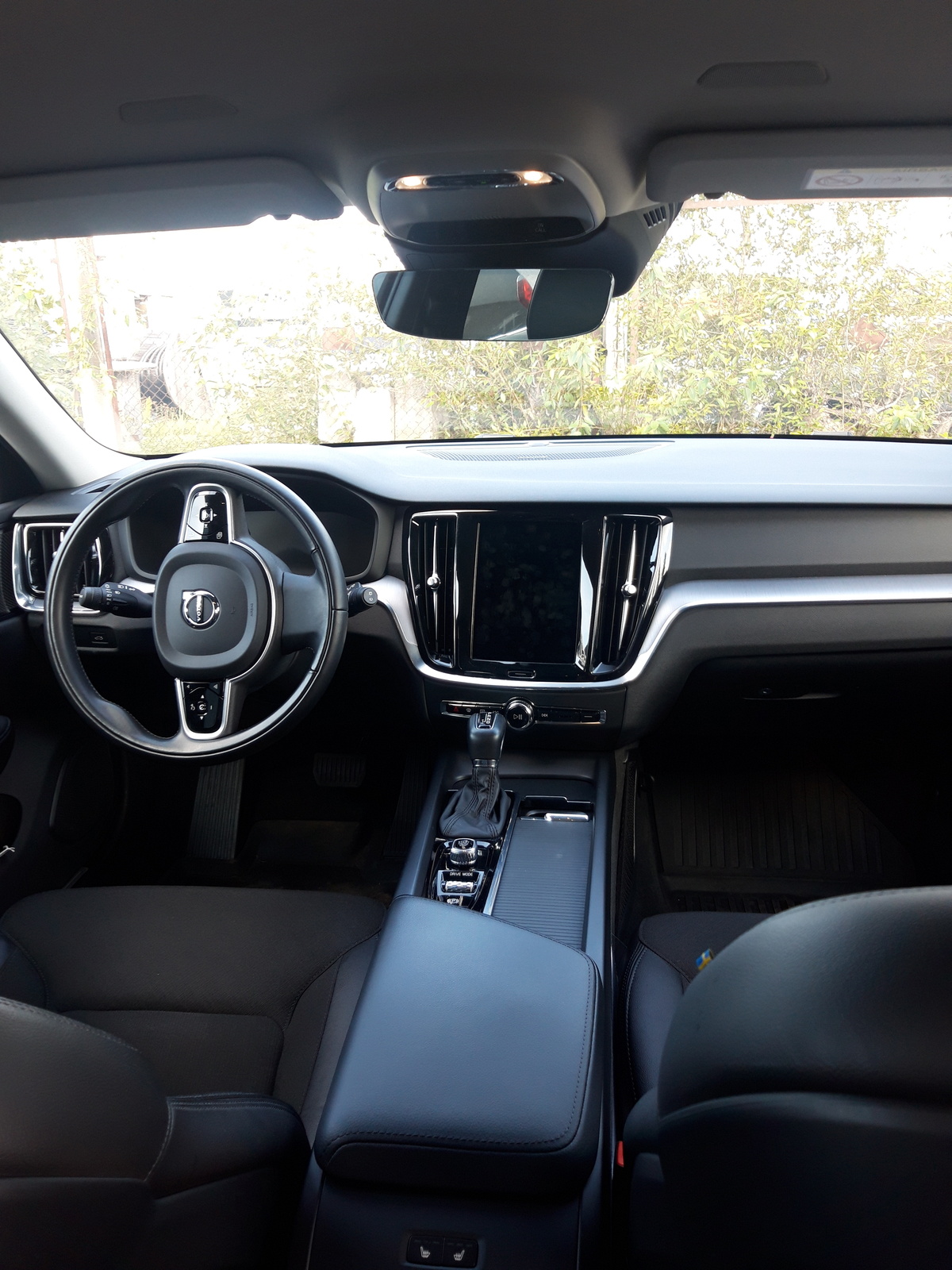 Volvo V60 2020, photo 2/6
