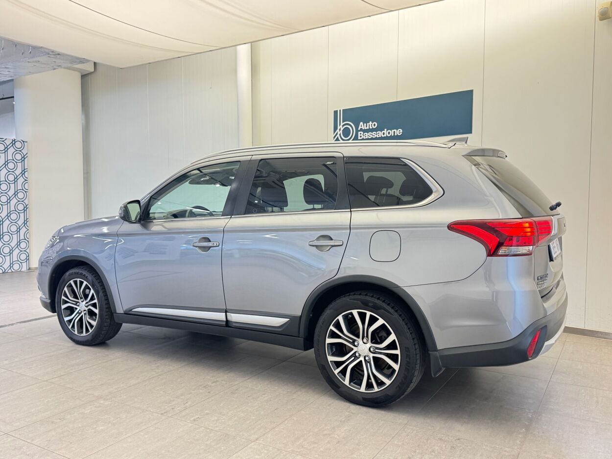Mitsubishi Outlander 2018, kuva 4/10