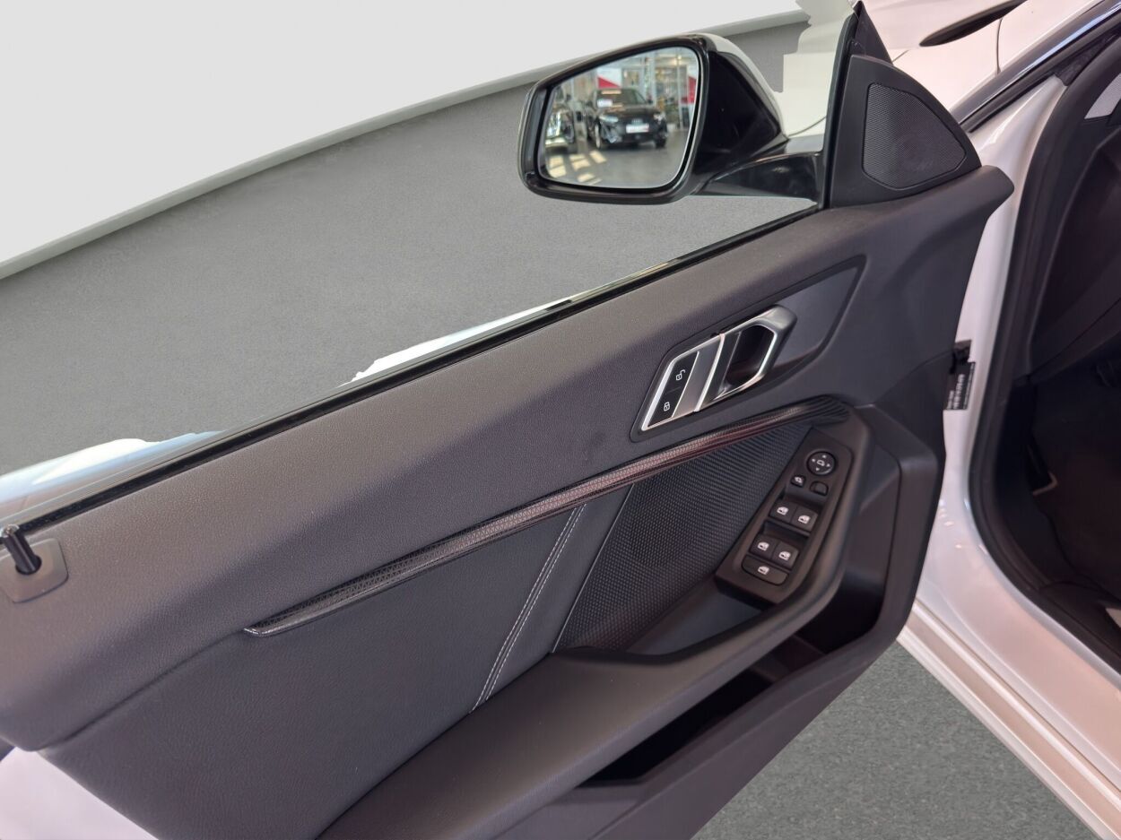 BMW 218 2020, kuva 7/10