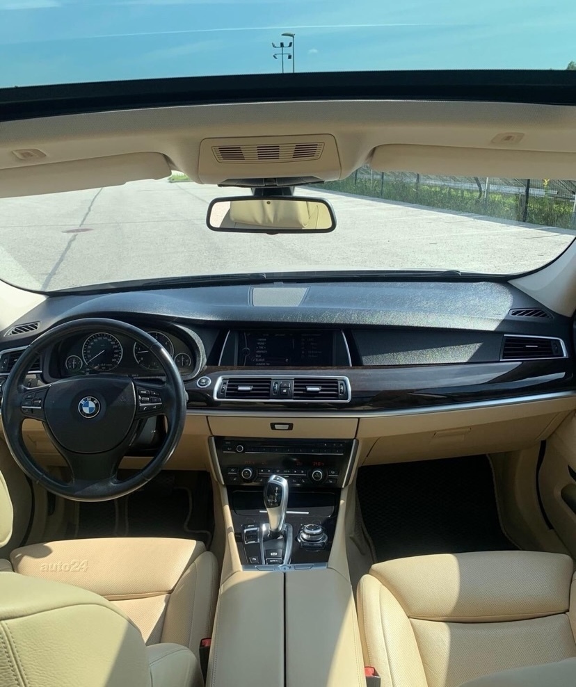 BMW 530 2010, photo 2/4