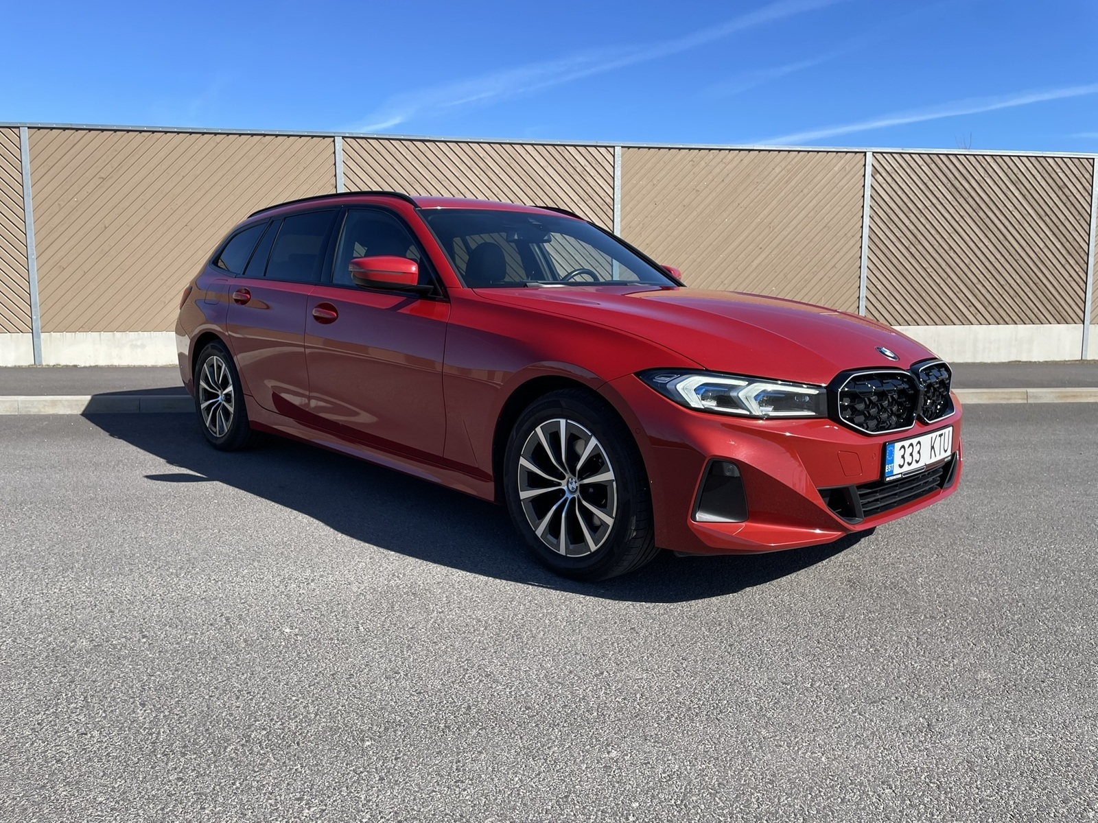 BMW 320 2022, photo 2/11