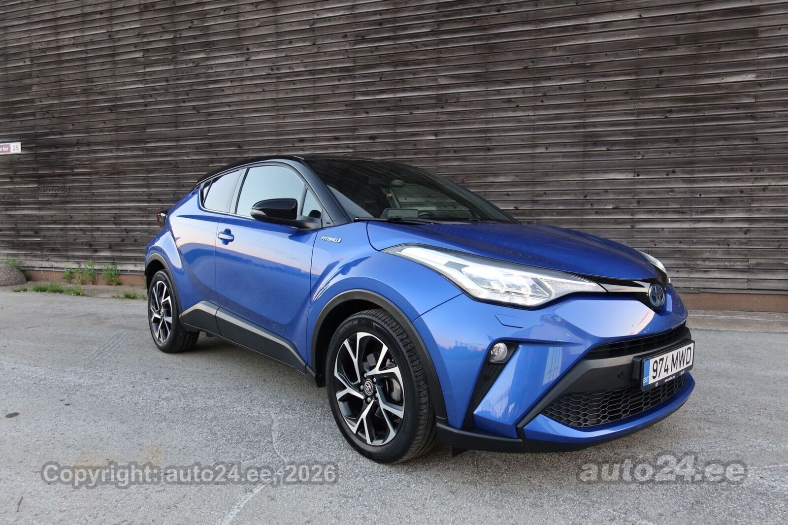 Toyota C-HR 2022, photo 4/17